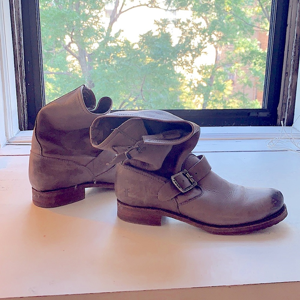Grey/Brown Natalie Frye slouch engineer booties size 9